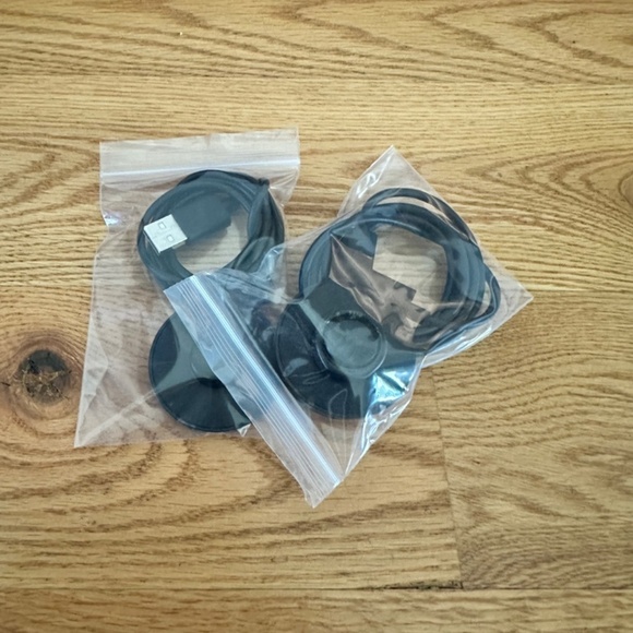 Oura Ring Gen 3 Heritage in Stealth (Size 8) - Picture 11 of 11